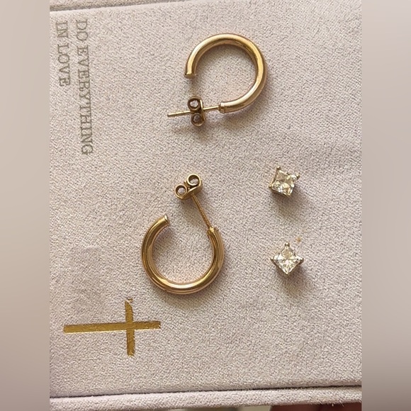 Lab grown diamond earrings. Princess Cut! 1/2 Carat Each earring!